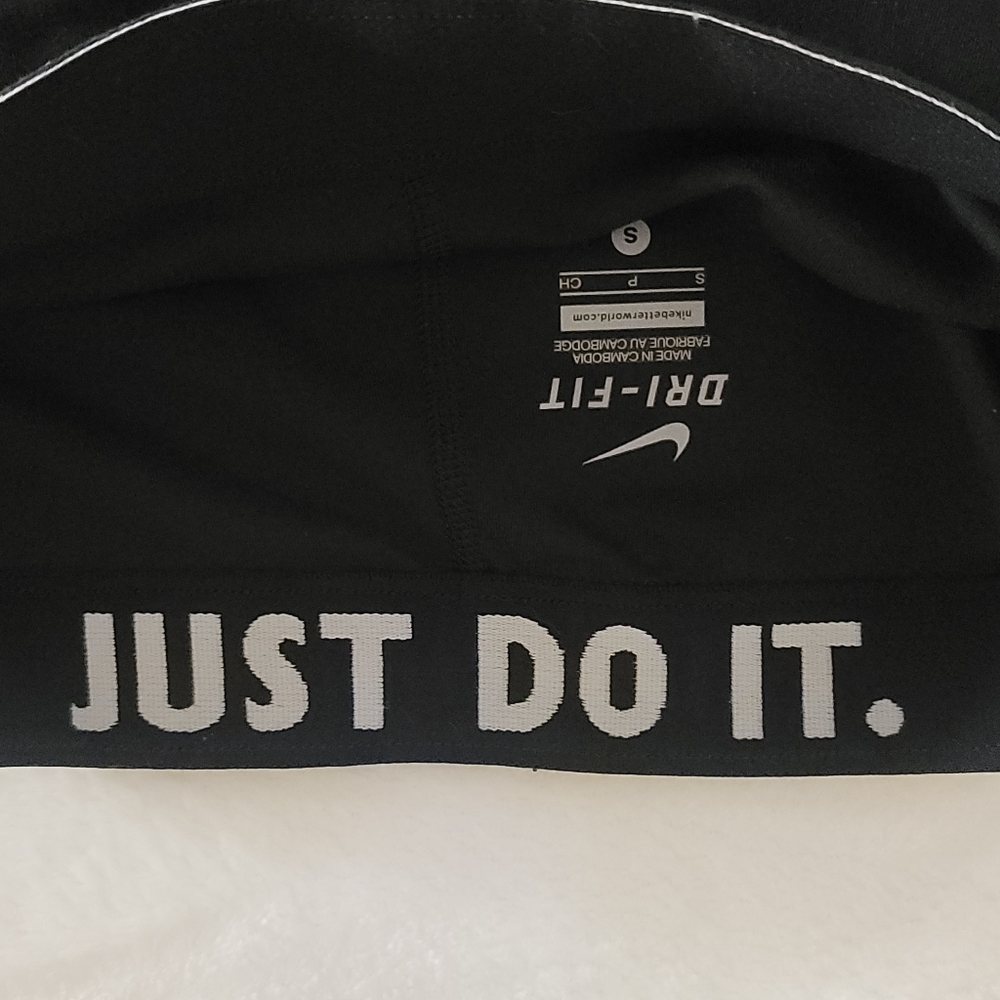 Nike Women's Dri-Fit Shorts, Black, Small - Picture 6 of 7